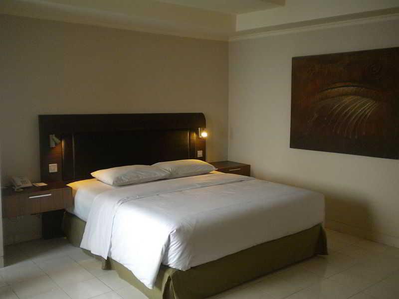 Urbanview Hotel Taman Suci Denpasar  Phòng bức ảnh