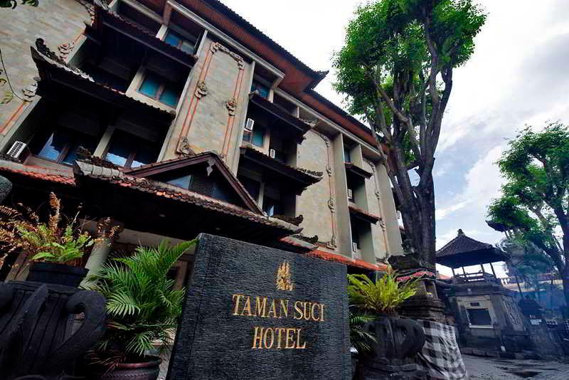 Urbanview Hotel Taman Suci Denpasar  Ngoại thất bức ảnh