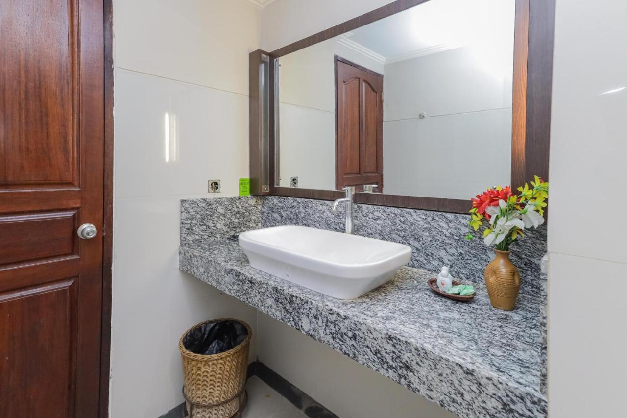 Urbanview Hotel Taman Suci Denpasar  Ngoại thất bức ảnh