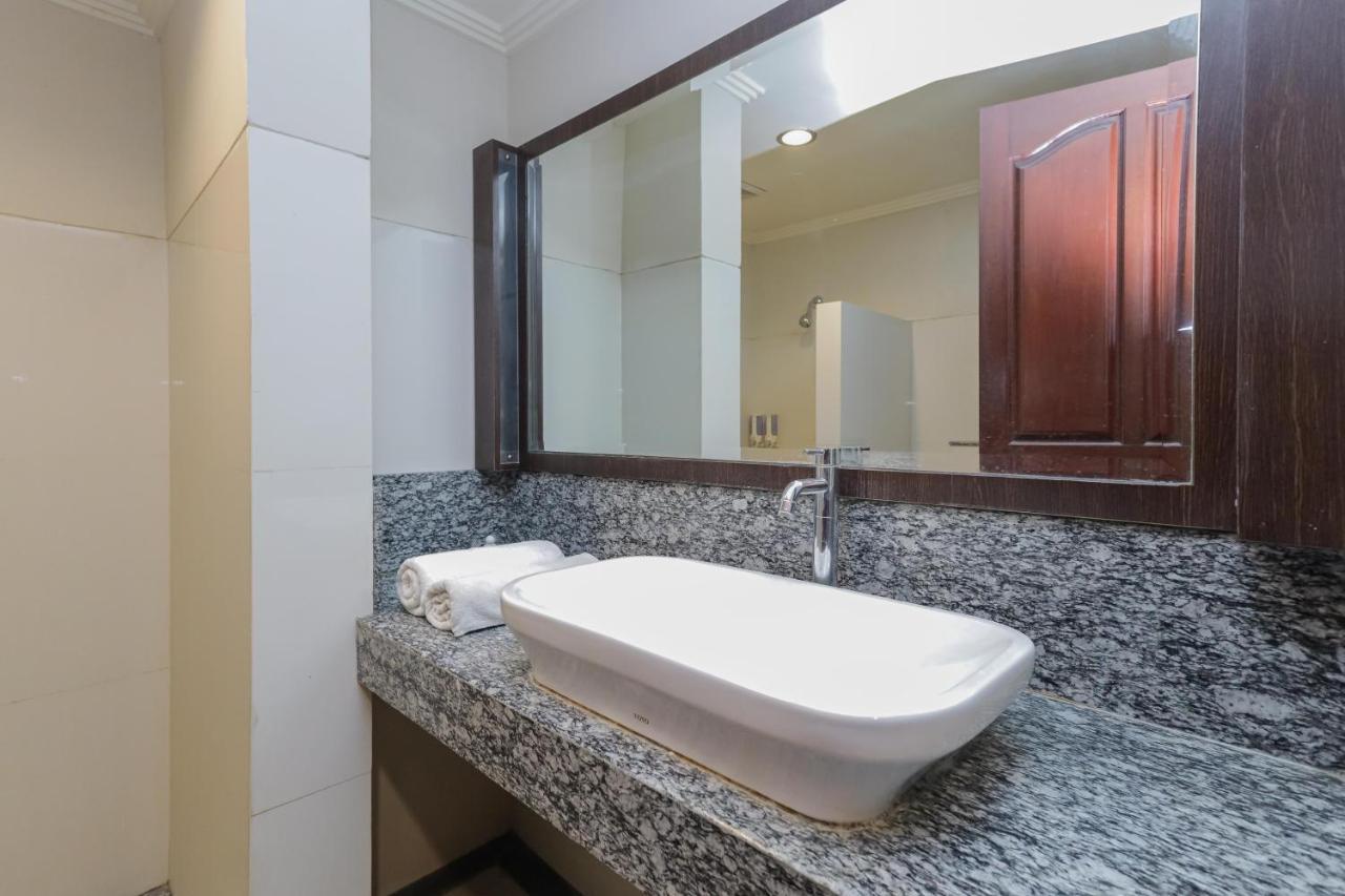 Urbanview Hotel Taman Suci Denpasar  Ngoại thất bức ảnh