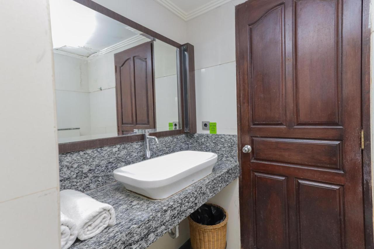 Urbanview Hotel Taman Suci Denpasar  Ngoại thất bức ảnh