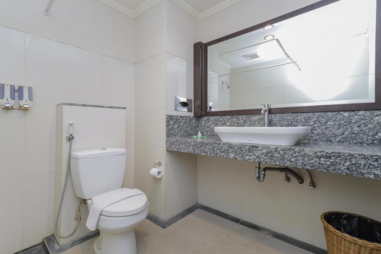 Urbanview Hotel Taman Suci Denpasar  Ngoại thất bức ảnh