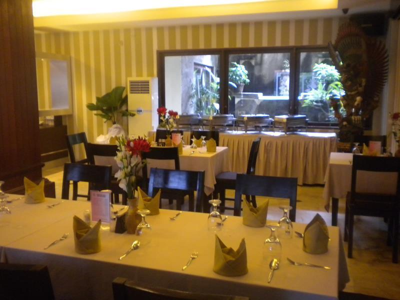 Urbanview Hotel Taman Suci Denpasar  Ngoại thất bức ảnh