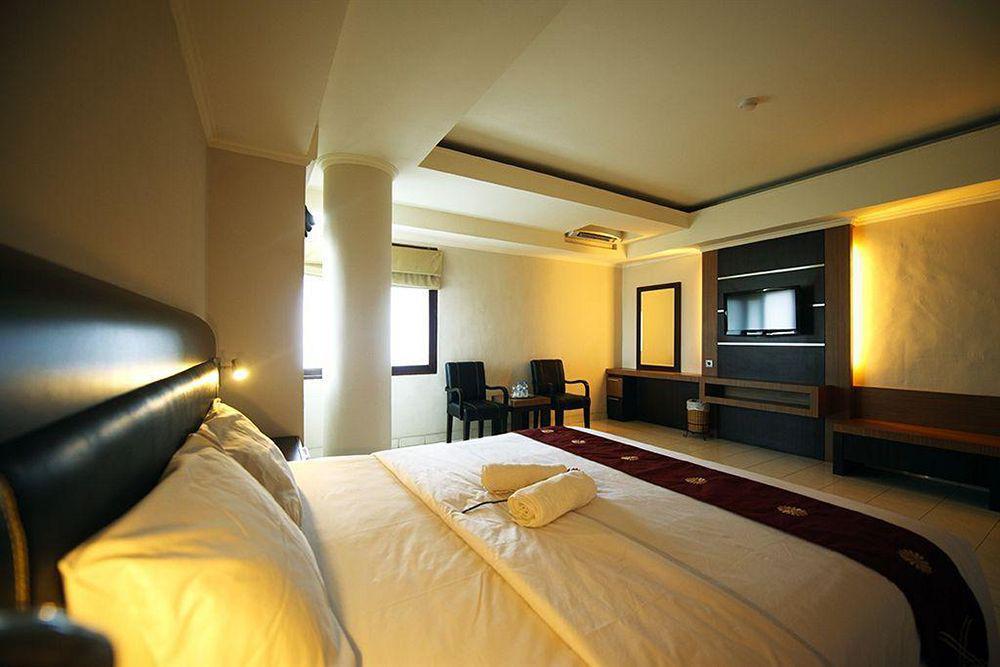 Urbanview Hotel Taman Suci Denpasar  Phòng bức ảnh
