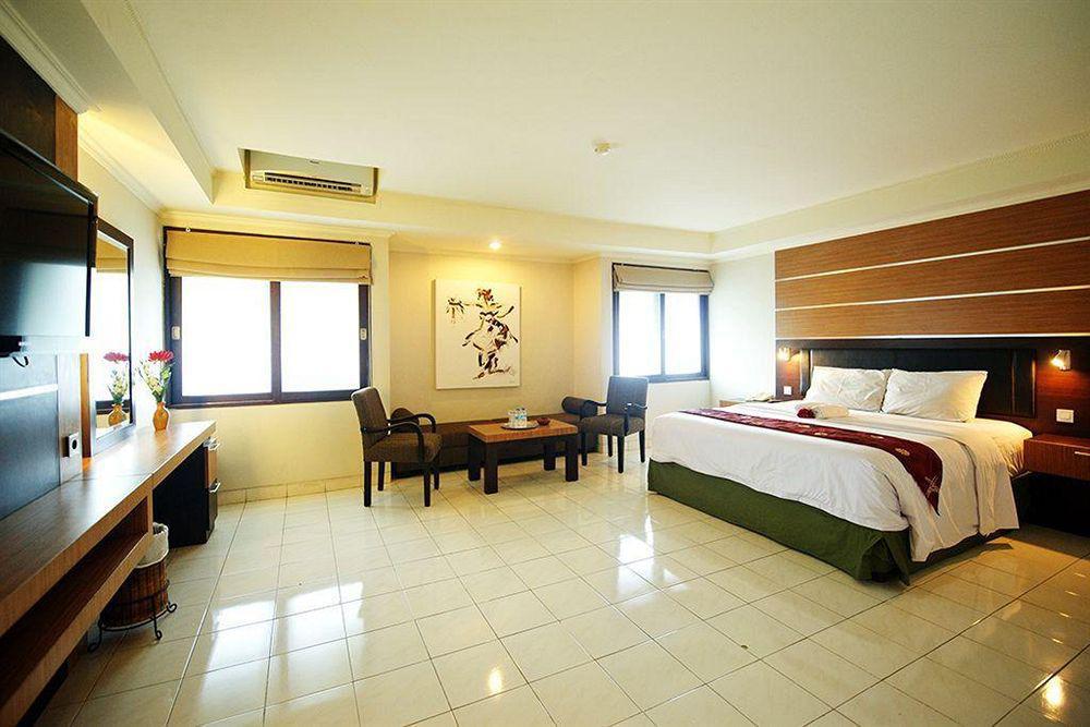 Urbanview Hotel Taman Suci Denpasar  Phòng bức ảnh